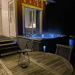 By The Sea With Sauna And Jacuzzi Lomamökit Loviisa