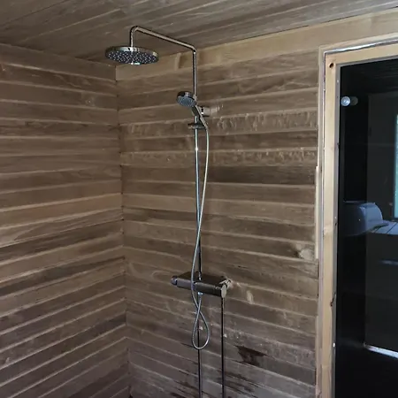 By The Sea With Sauna And Jacuzzi * לוביסה